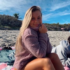 Meet your Posher, Izzy